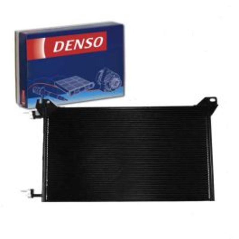 DENSO AC Condenser for 2002-2006 Chevrolet Avalanche 2500 8.1L V8
